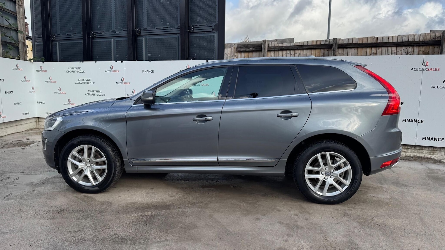 Used Volvo XC60 2017 for sale - 76409421: Photo 5