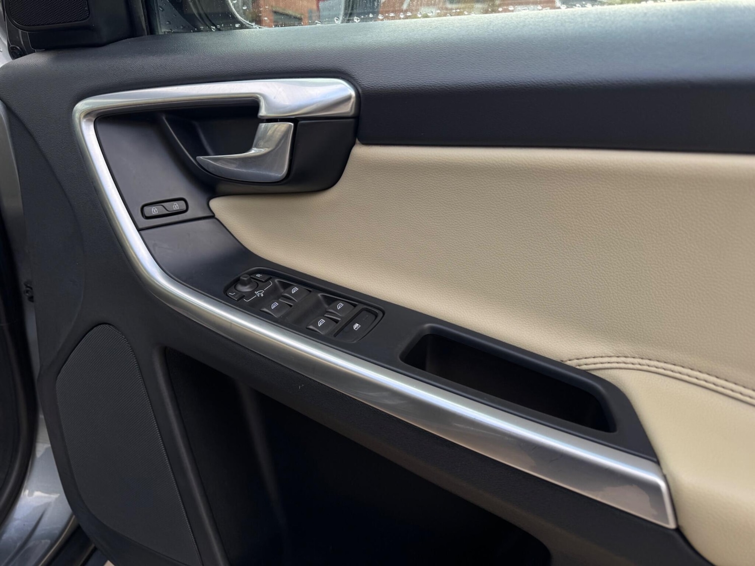 Used Volvo XC60 2017 for sale - 76409421: Photo 61