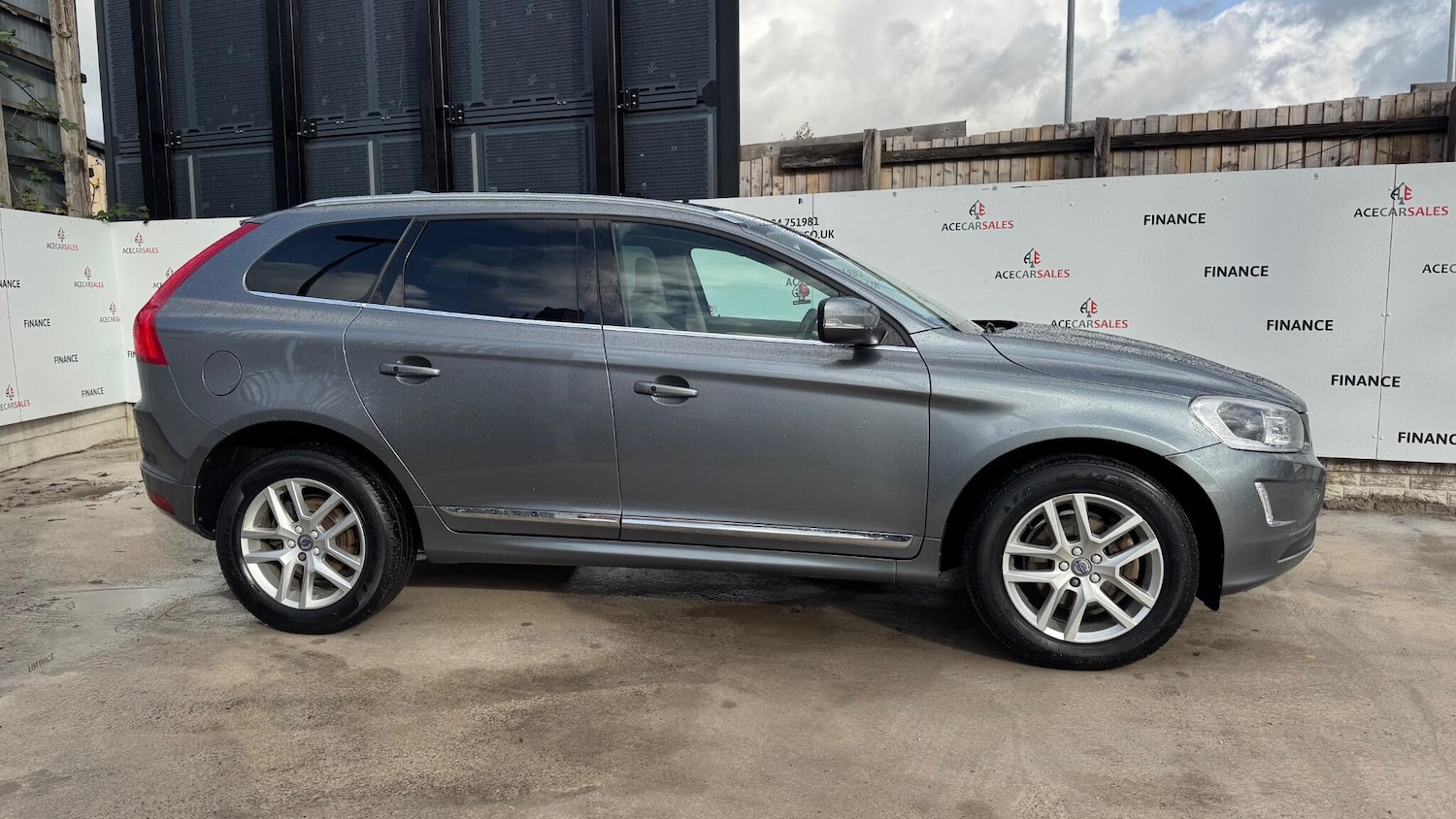 Used Volvo XC60 2017 for sale - 76409421: Photo 9