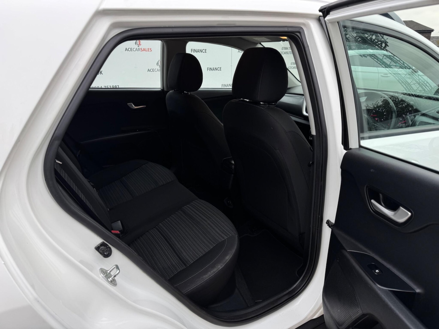 Used Kia Stonic 2019 for sale - 76239095: Photo 13