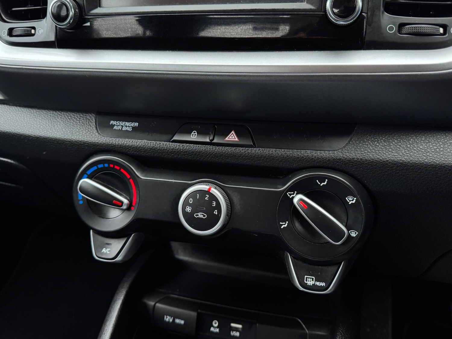 Used Kia Stonic 2019 for sale - 76239095: Photo 24