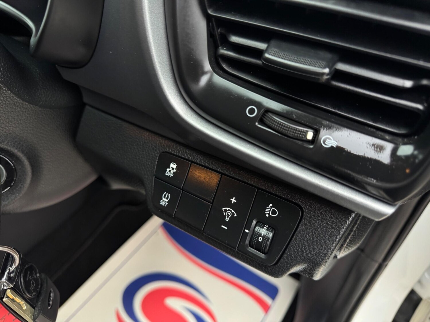 Used Kia Stonic 2019 for sale - 76239095: Photo 41