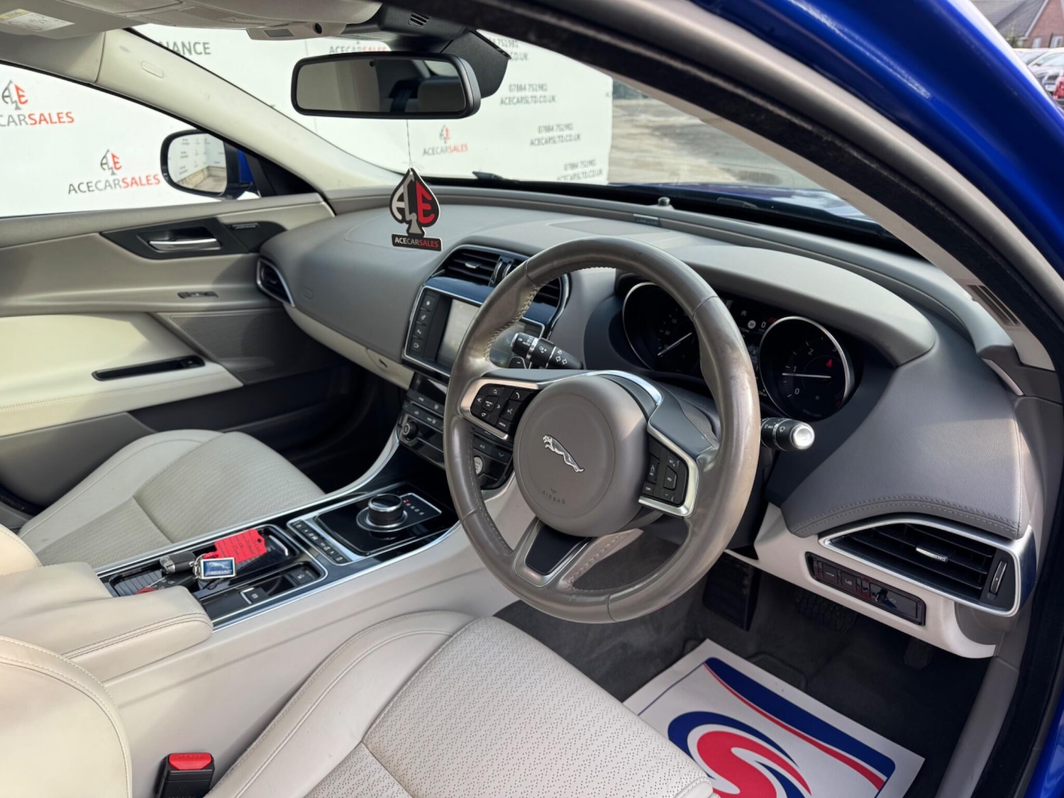 Used Jaguar XE 2017 for sale - 76498681: Photo 10