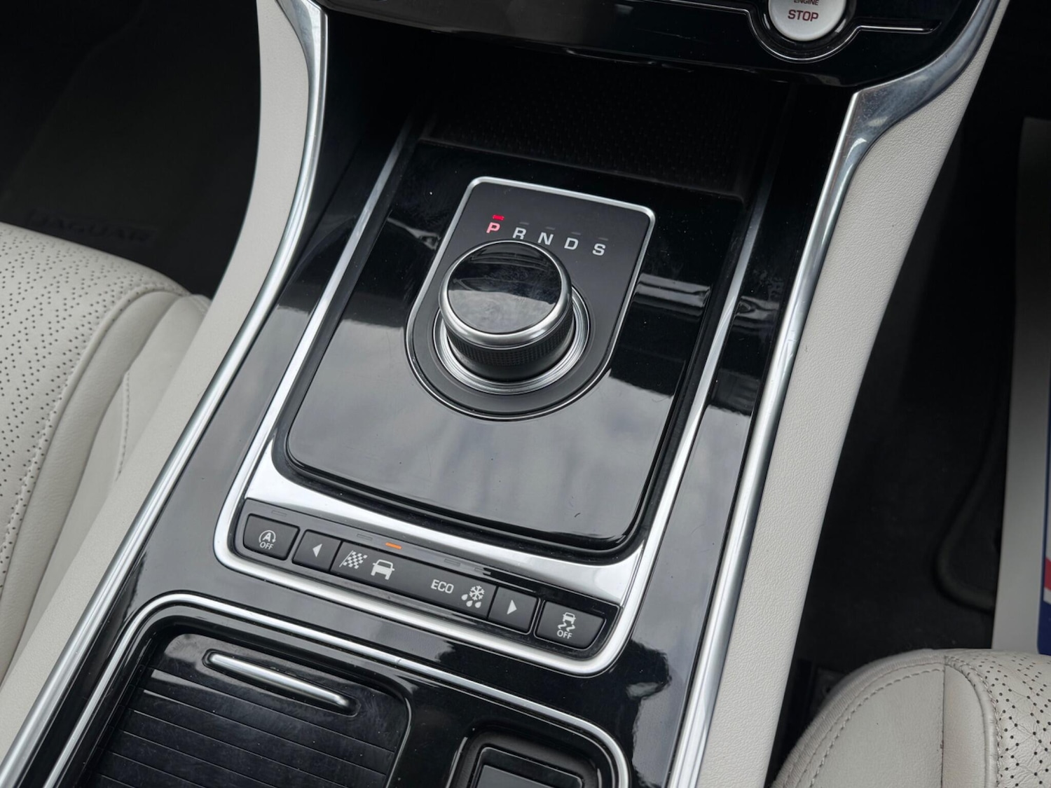 Used Jaguar XE 2017 for sale - 76498681: Photo 26