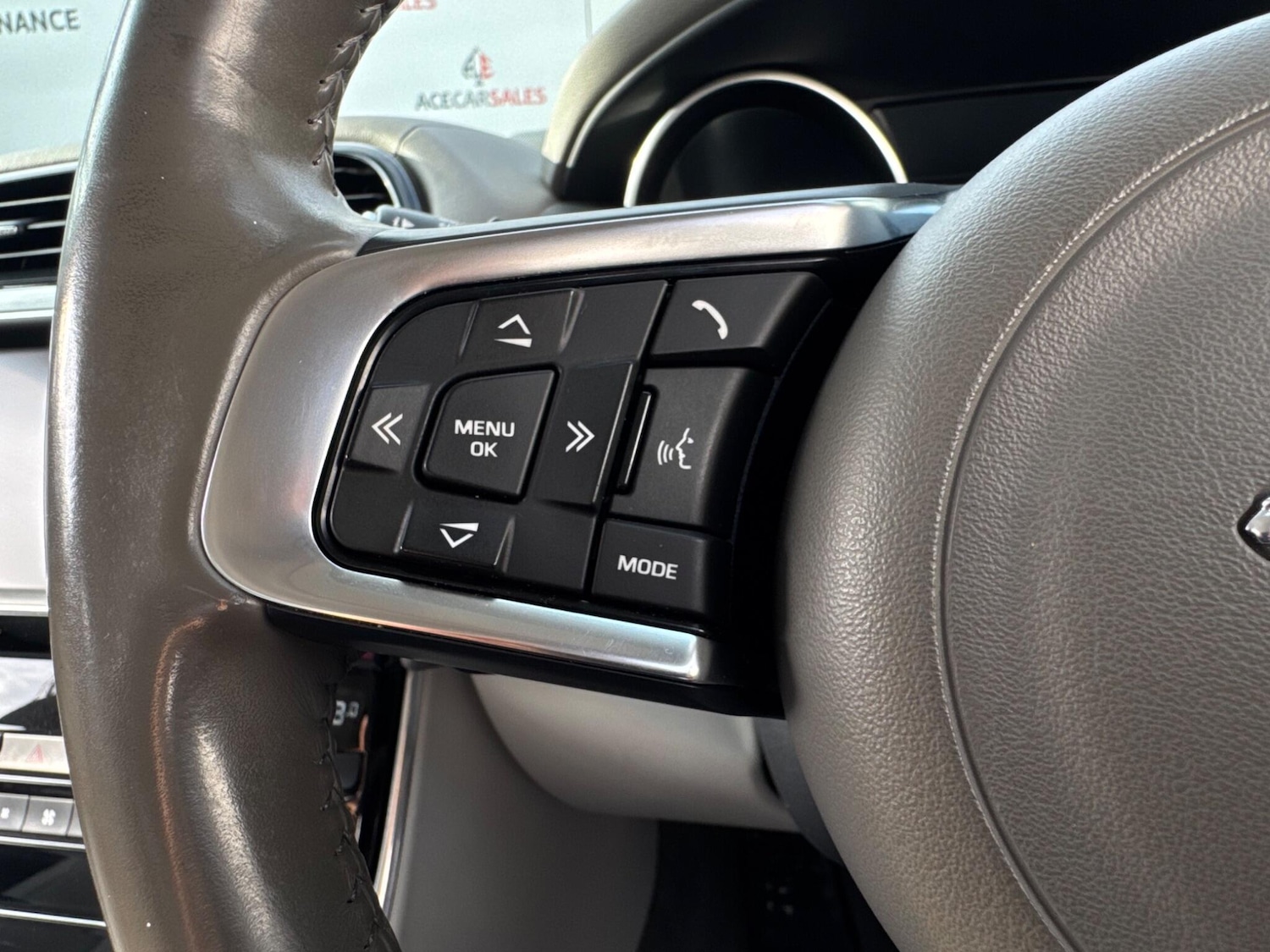 Used Jaguar XE 2017 for sale - 76498681: Photo 31