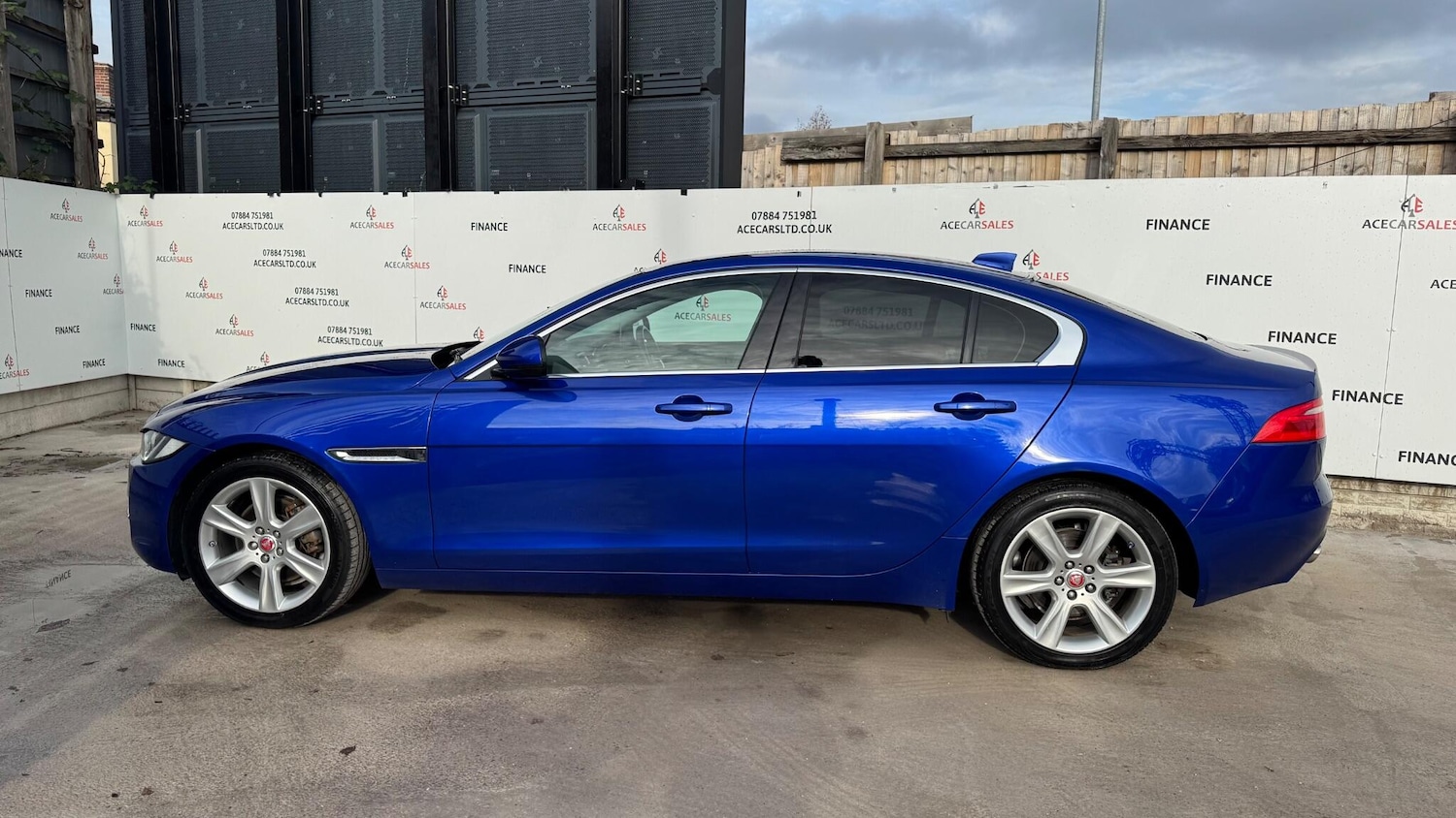 Used Jaguar XE 2017 for sale - 76498681: Photo 5