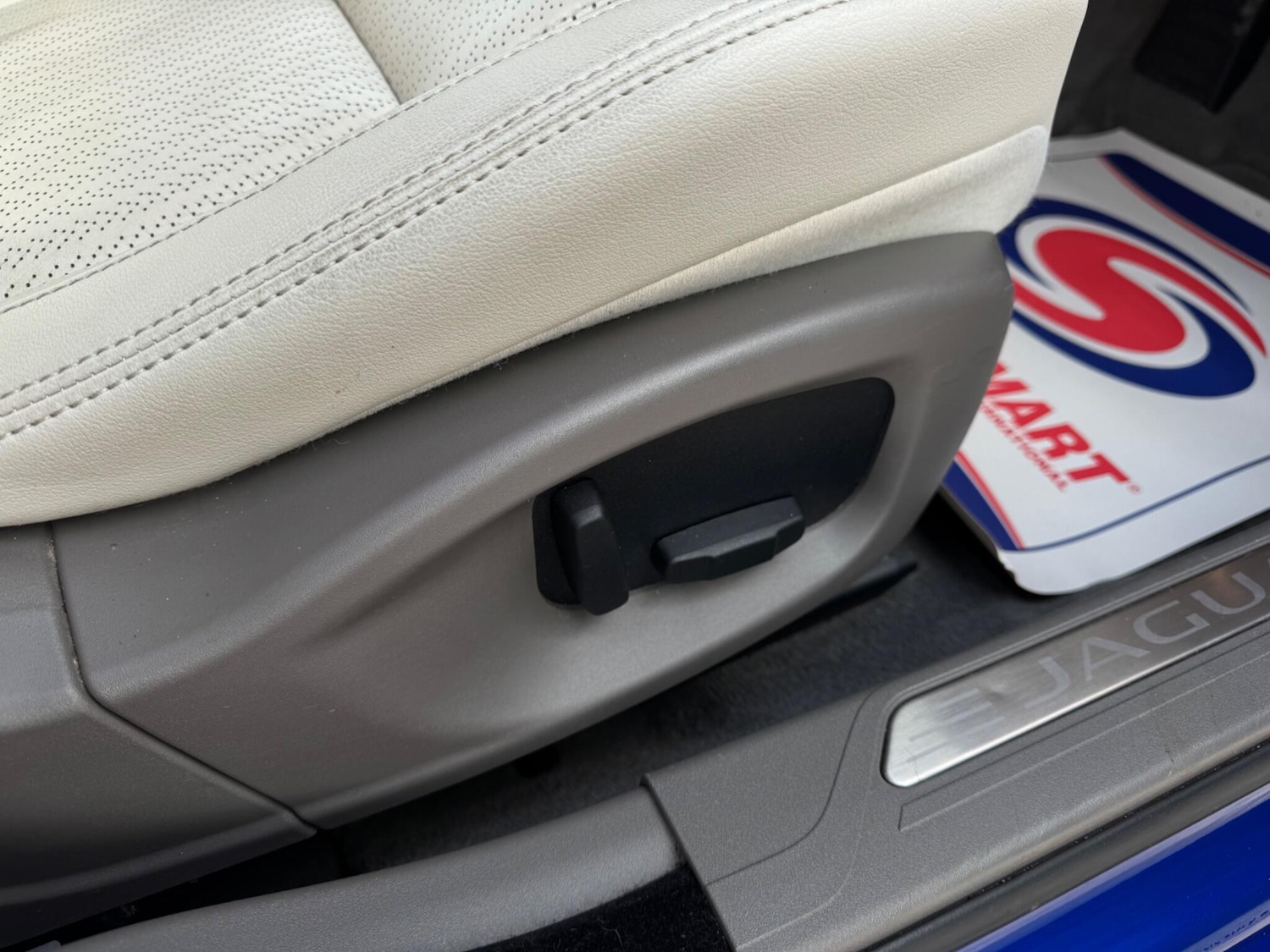 Used Jaguar XE 2017 for sale - 76498681: Photo 59