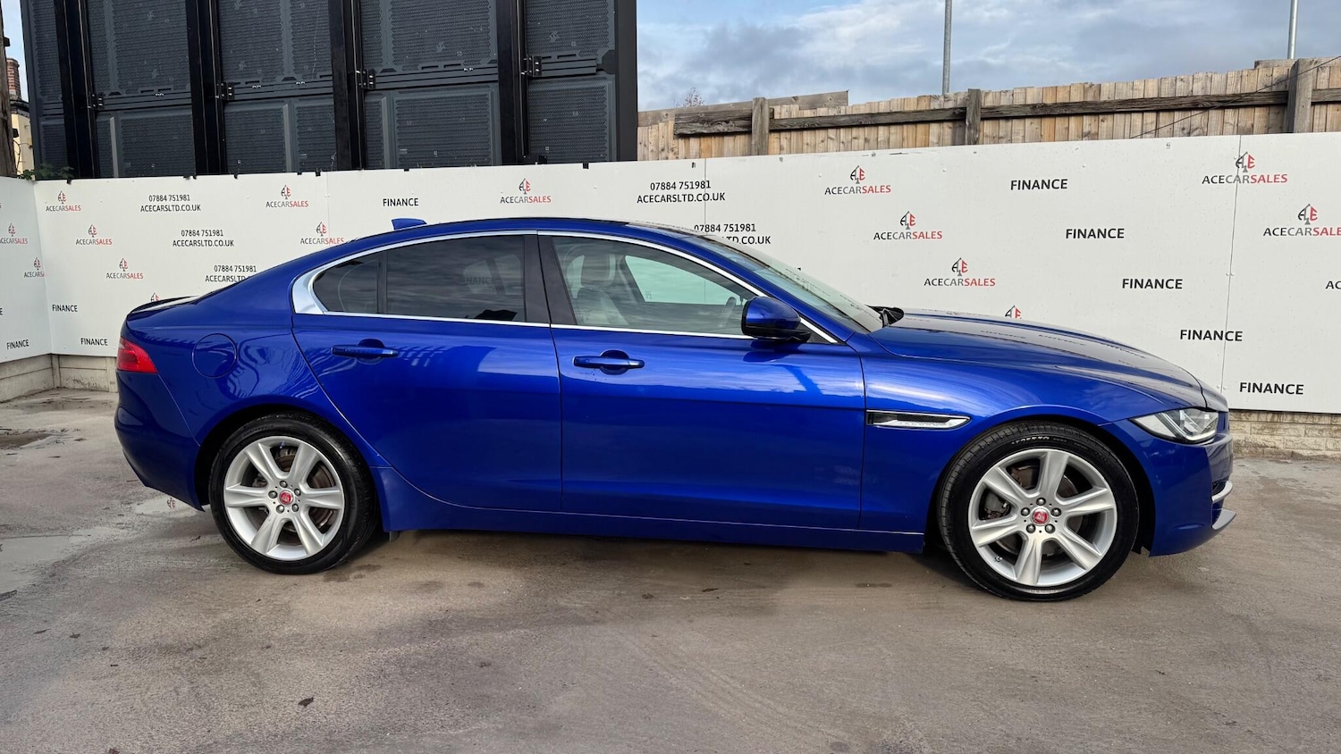 Used Jaguar XE 2017 for sale - 76498681: Photo 9