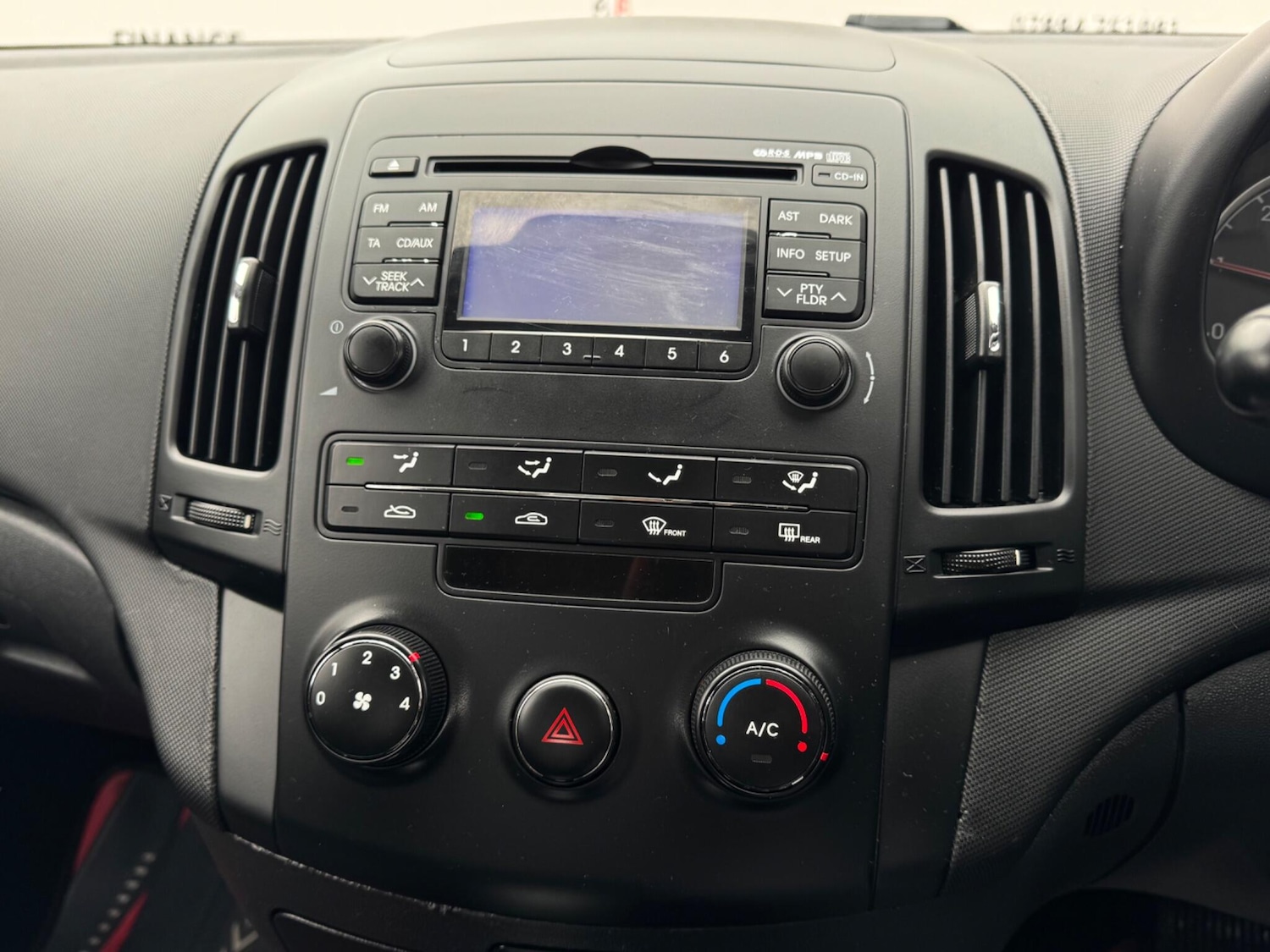 Used Hyundai i30 2010 for sale - 77306121: Photo 15