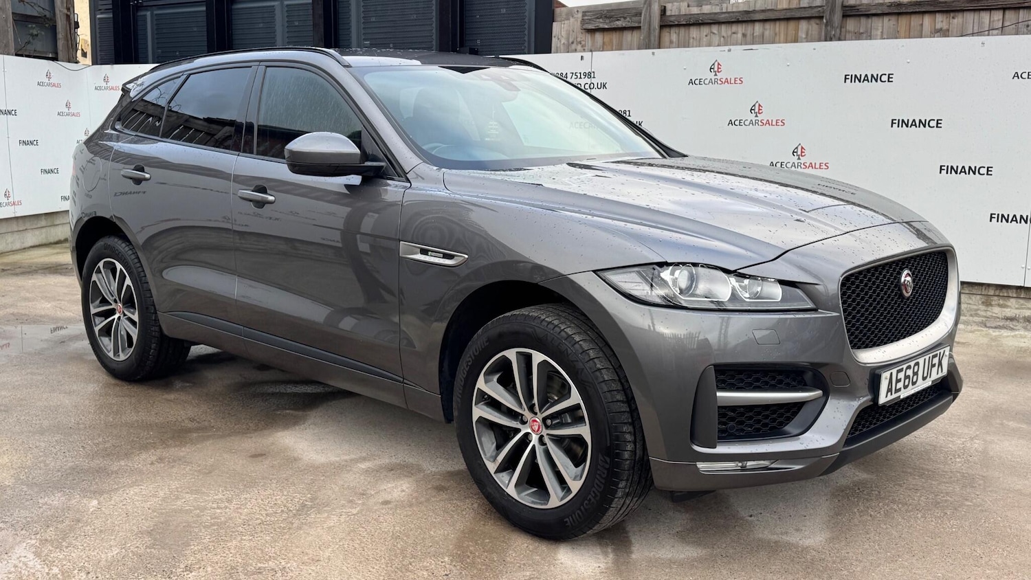Used Jaguar F-Pace 2018 for sale - 77456514: Photo 2