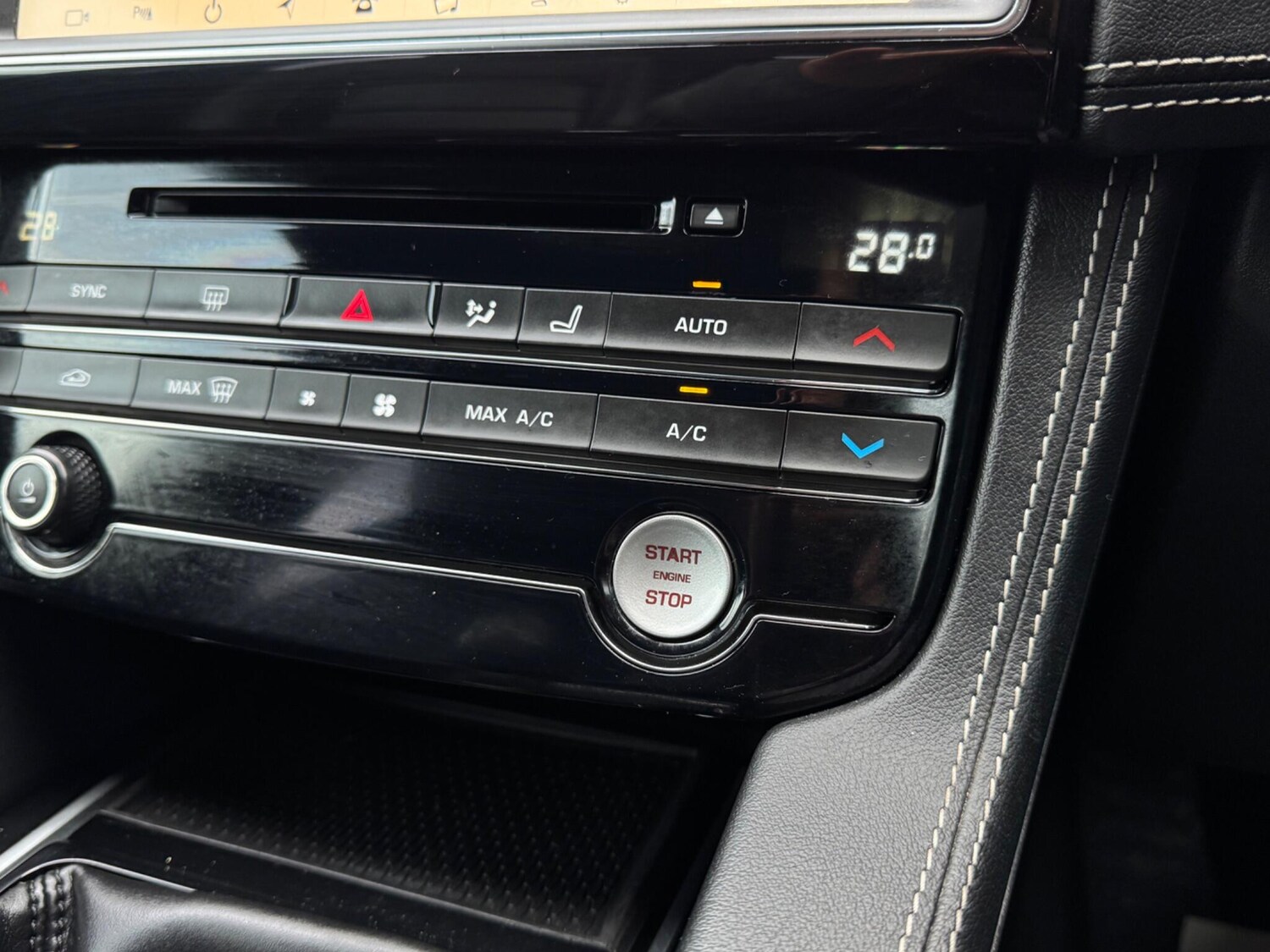 Used Jaguar F-Pace 2018 for sale - 77456514: Photo 25