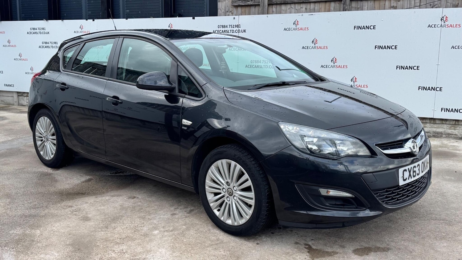Used Vauxhall Astra 2013 for sale - 78185318: Photo 2