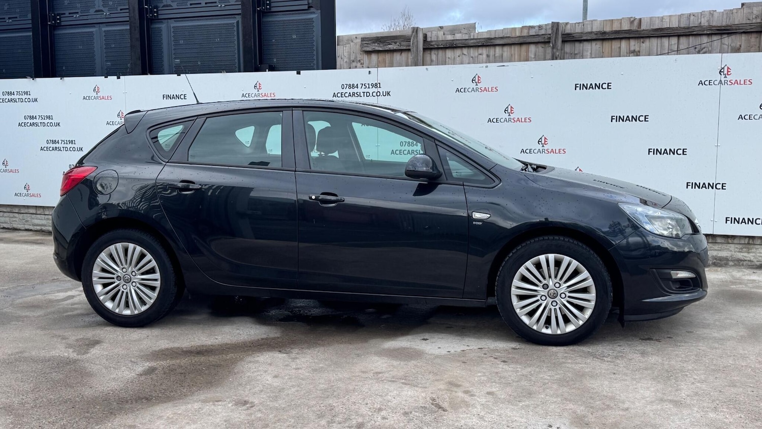 Used Vauxhall Astra 2013 for sale - 78185318: Photo 9