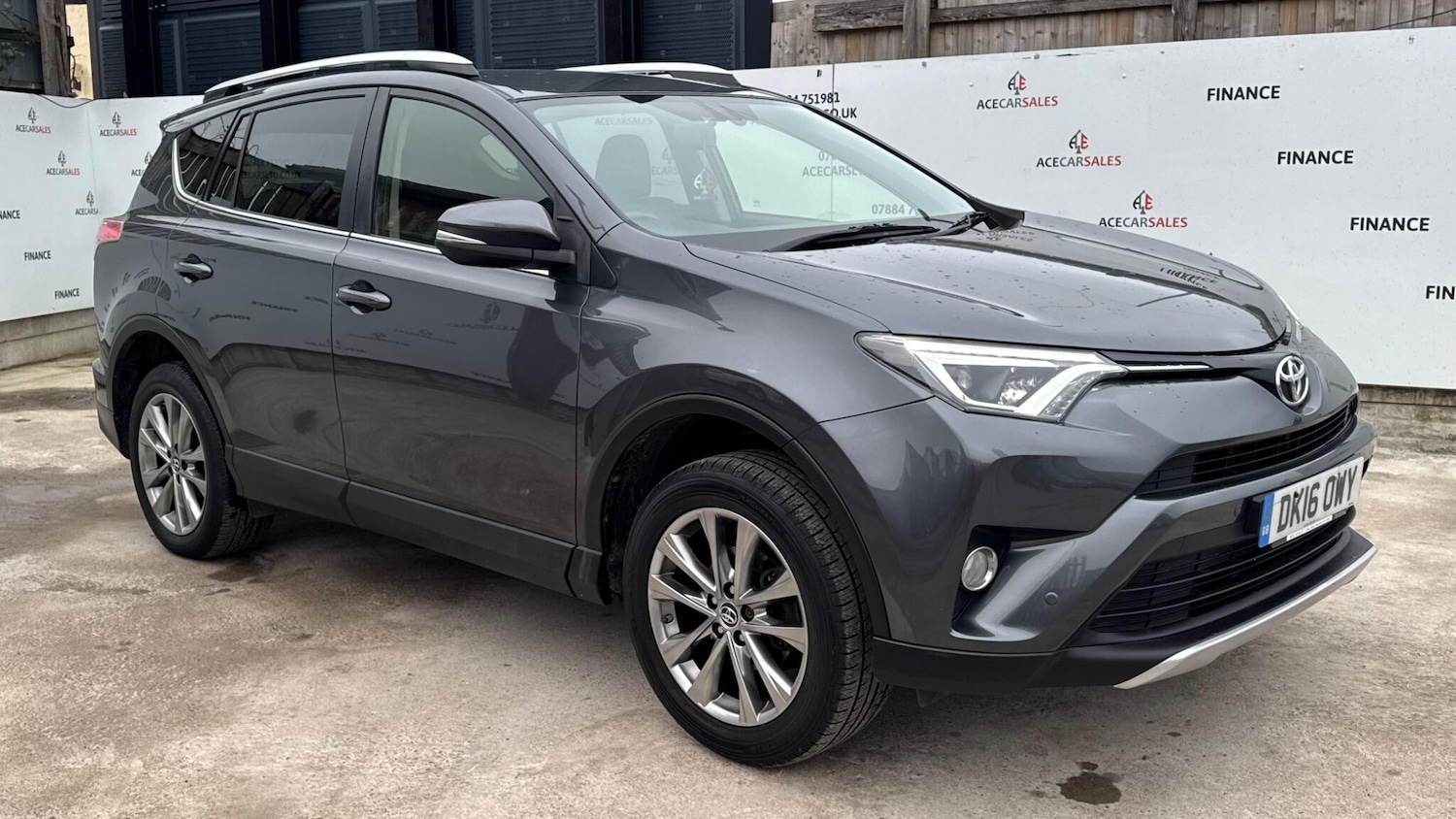 Used Toyota RAV4 2016 for sale - 77425148: Photo 2
