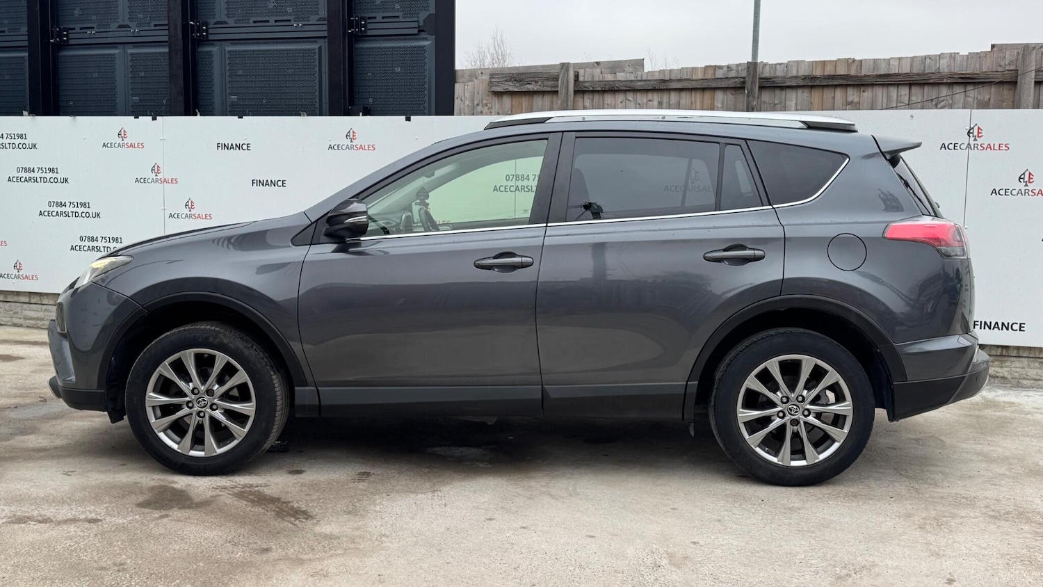 Used Toyota RAV4 2016 for sale - 77425148: Photo 5