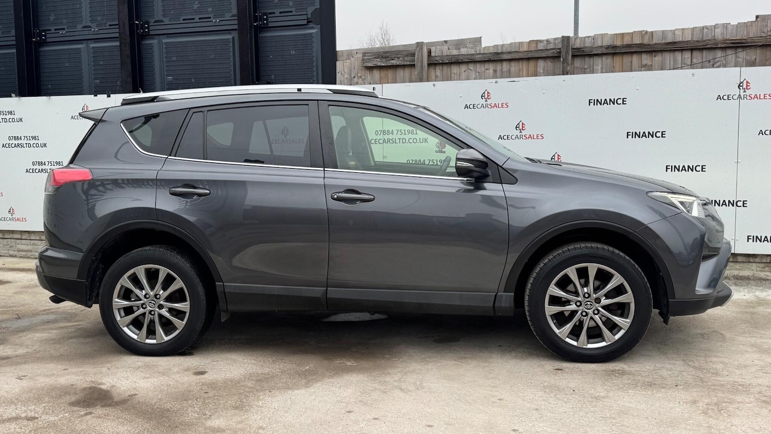 Used Toyota RAV4 2016 for sale - 77425148: Photo 9