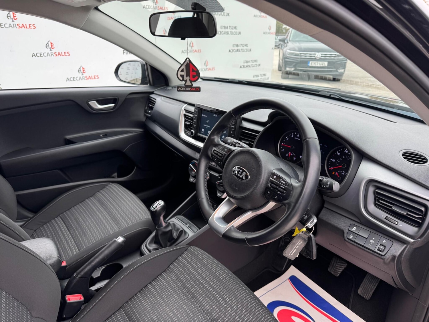 Used Kia Stonic 2017 for sale - 76990443: Photo 10