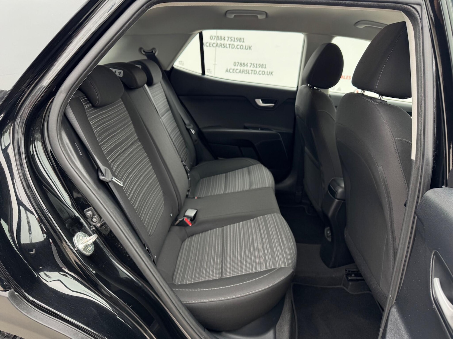 Used Kia Stonic 2017 for sale - 76990443: Photo 14