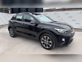 Used Kia Stonic 2017 for sale - 76990443: Photo