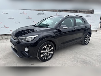 Used Kia Stonic 2017 for sale - 76990443: Photo
