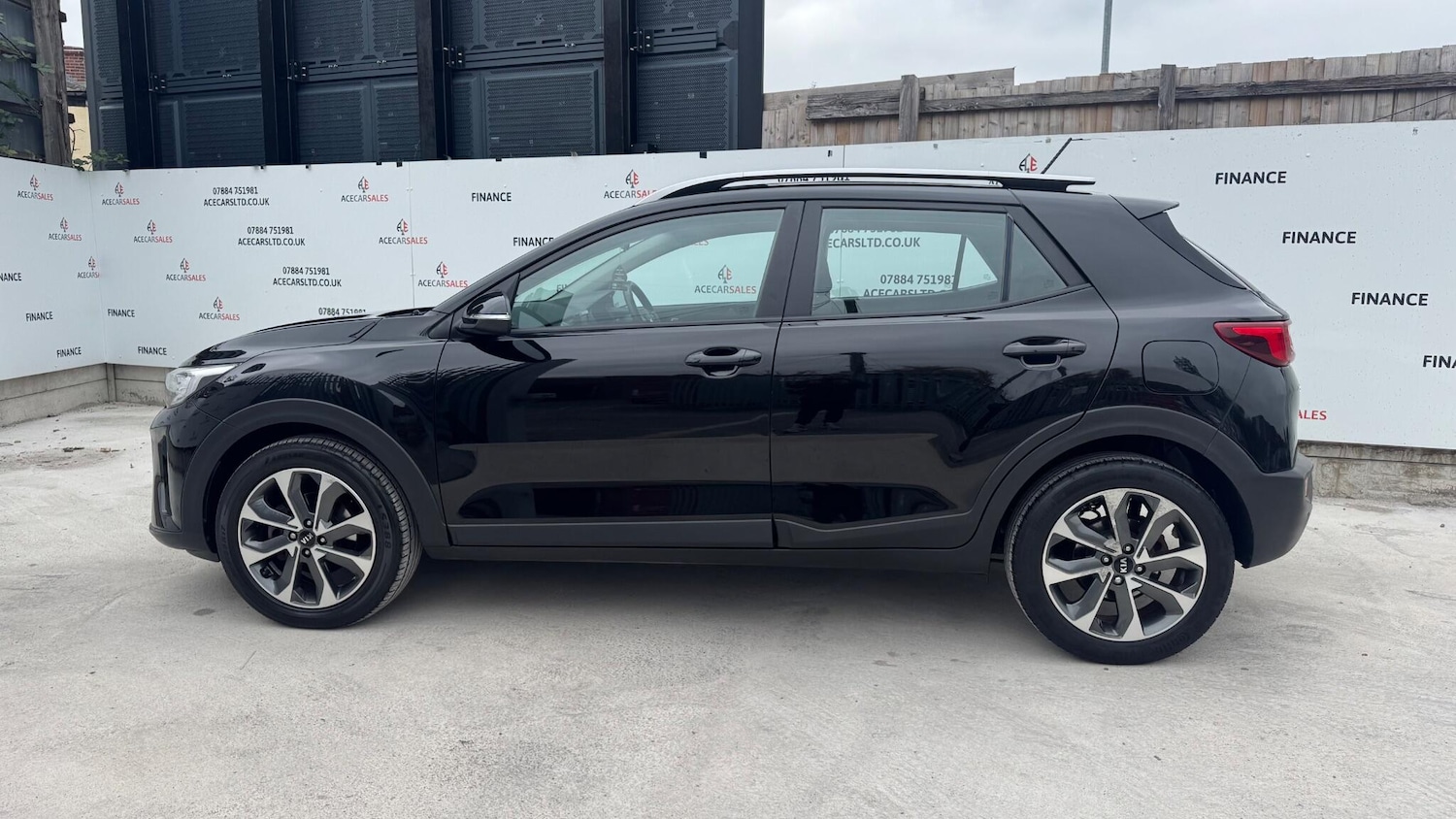 Used Kia Stonic 2017 for sale - 76990443: Photo 5