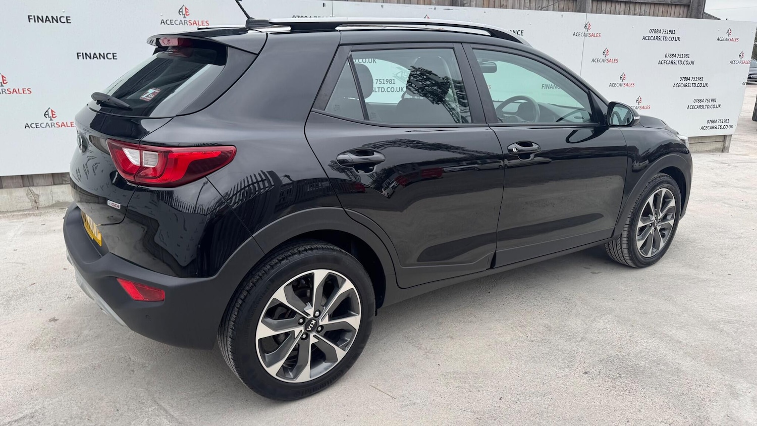Used Kia Stonic 2017 for sale - 76990443: Photo 8
