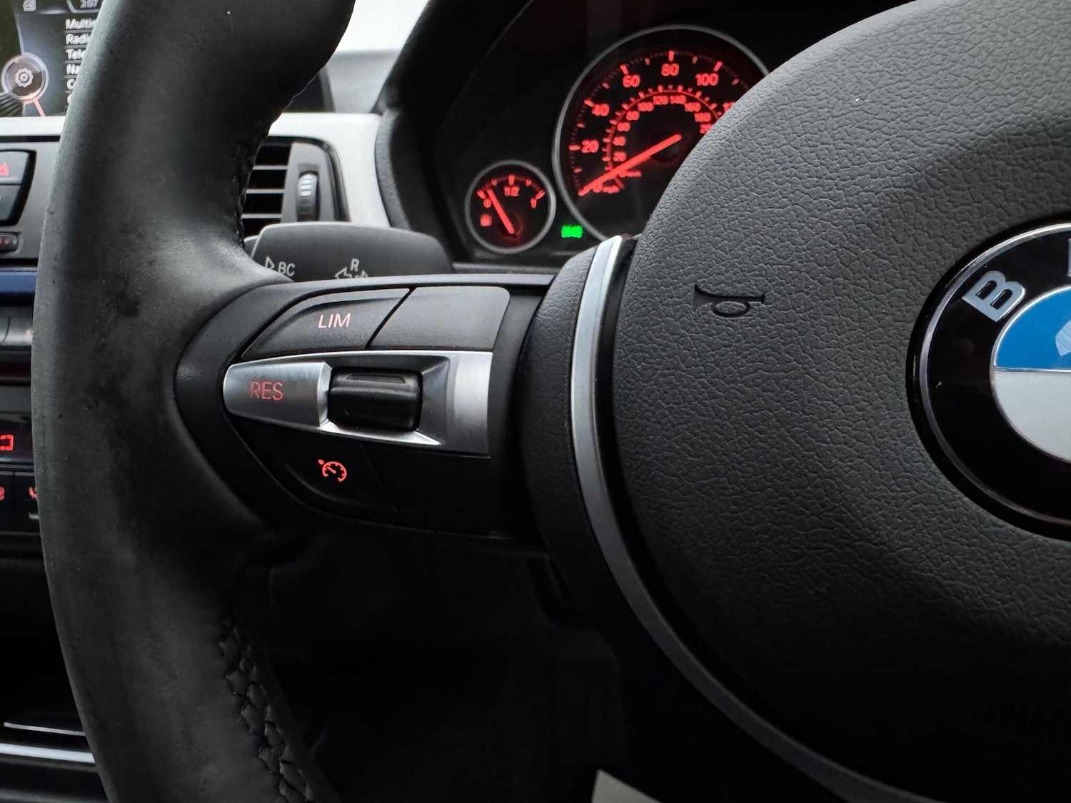 Used BMW 3 Series 2014 for sale - 76839682: Photo 31