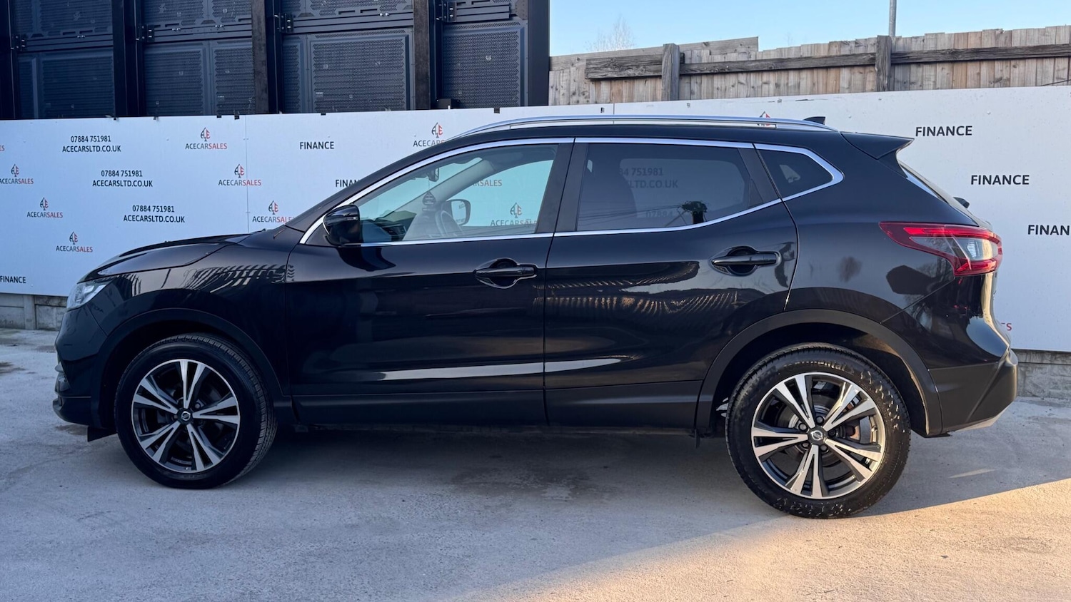 Used Nissan Qashqai 2017 for sale - 77737442: Photo 5