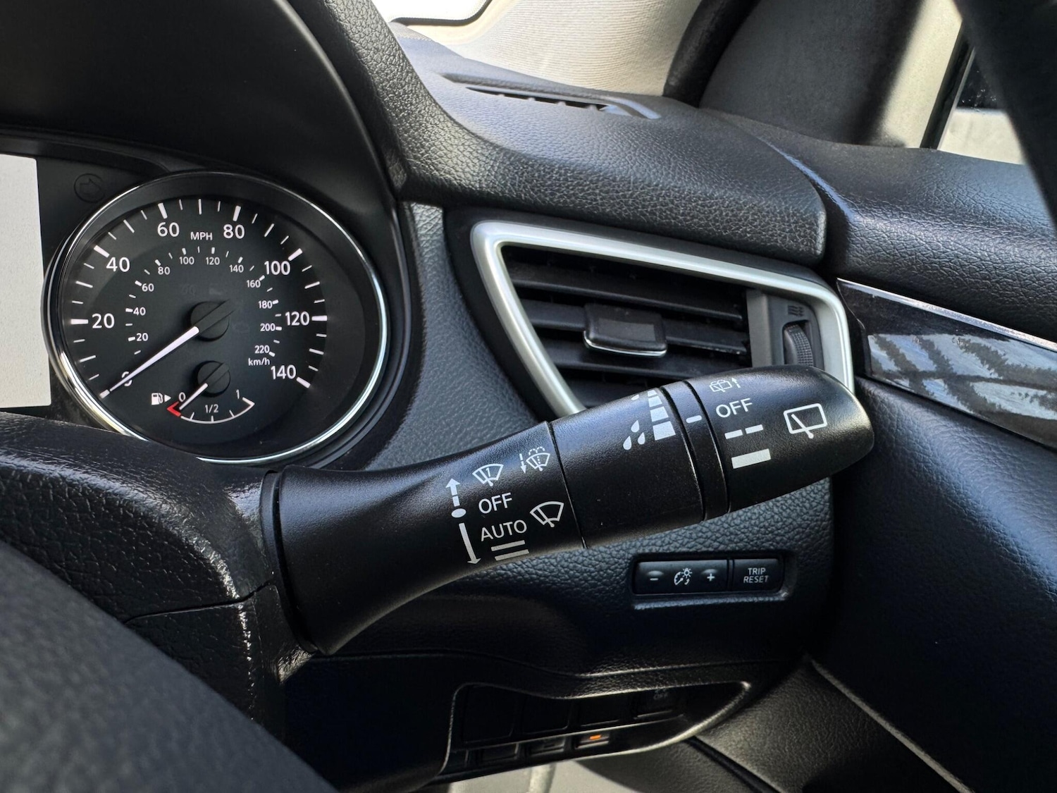 Used Nissan Qashqai 2015 for sale - 76380986: Photo 30