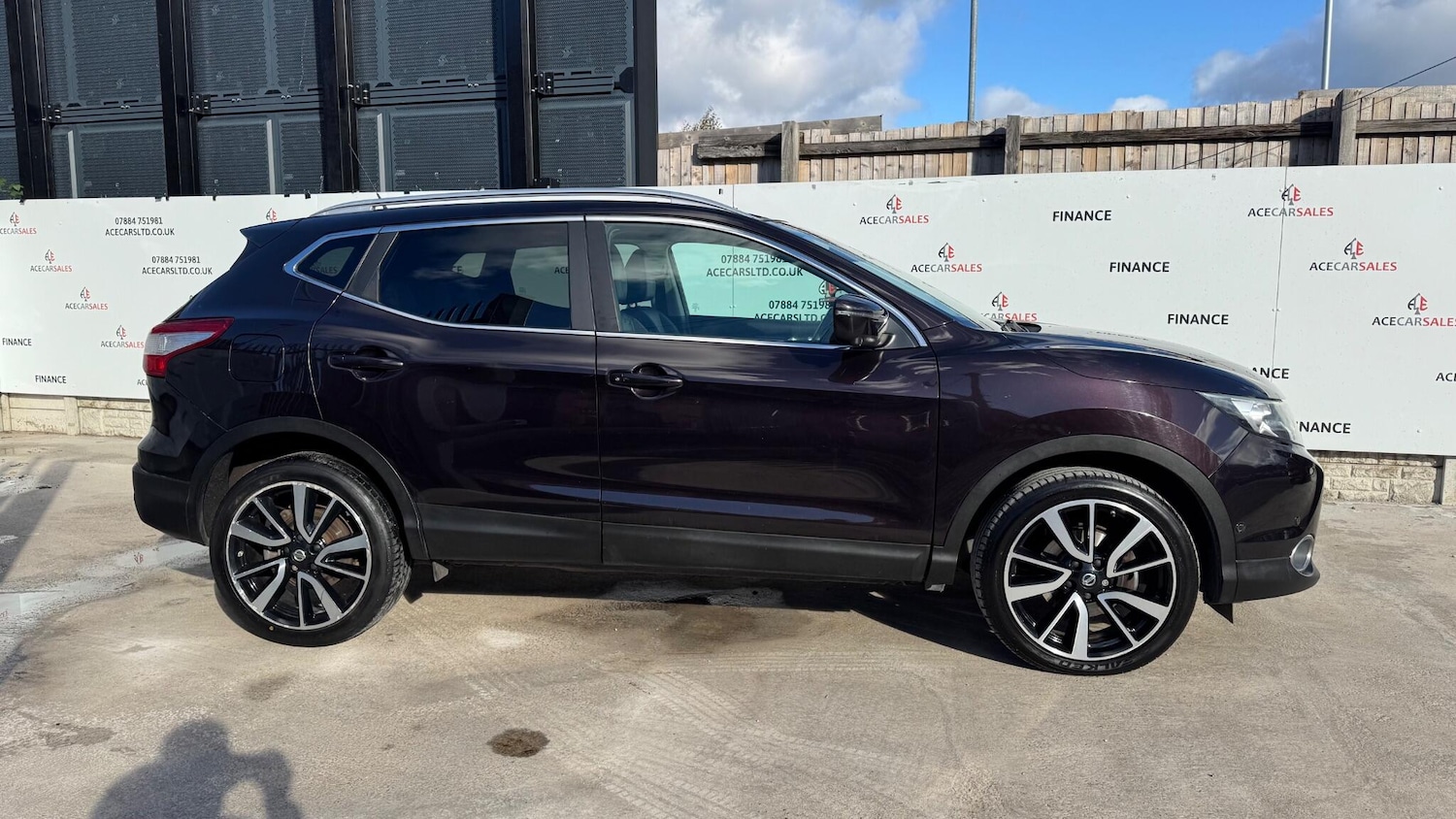 Used Nissan Qashqai 2015 for sale - 76380986: Photo 9