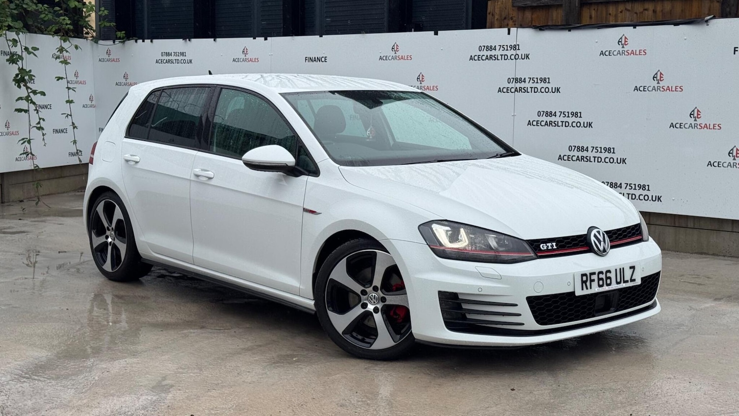 Used Volkswagen Golf 2017 for sale - 76000902: Photo 1