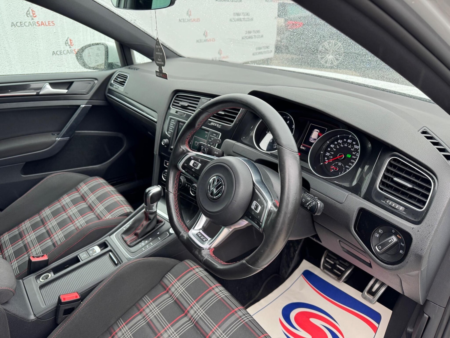 Used Volkswagen Golf 2017 for sale - 76000902: Photo 10