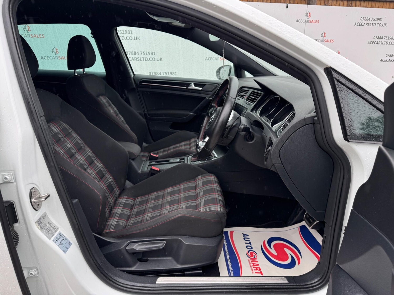 Used Volkswagen Golf 2017 for sale - 76000902: Photo 11