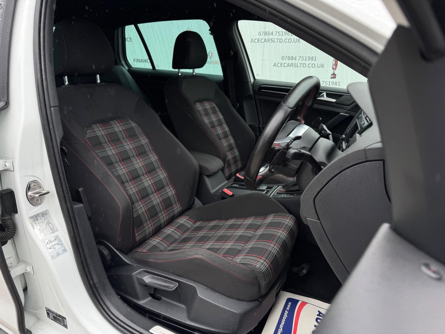 Used Volkswagen Golf 2017 for sale - 76000902: Photo 12