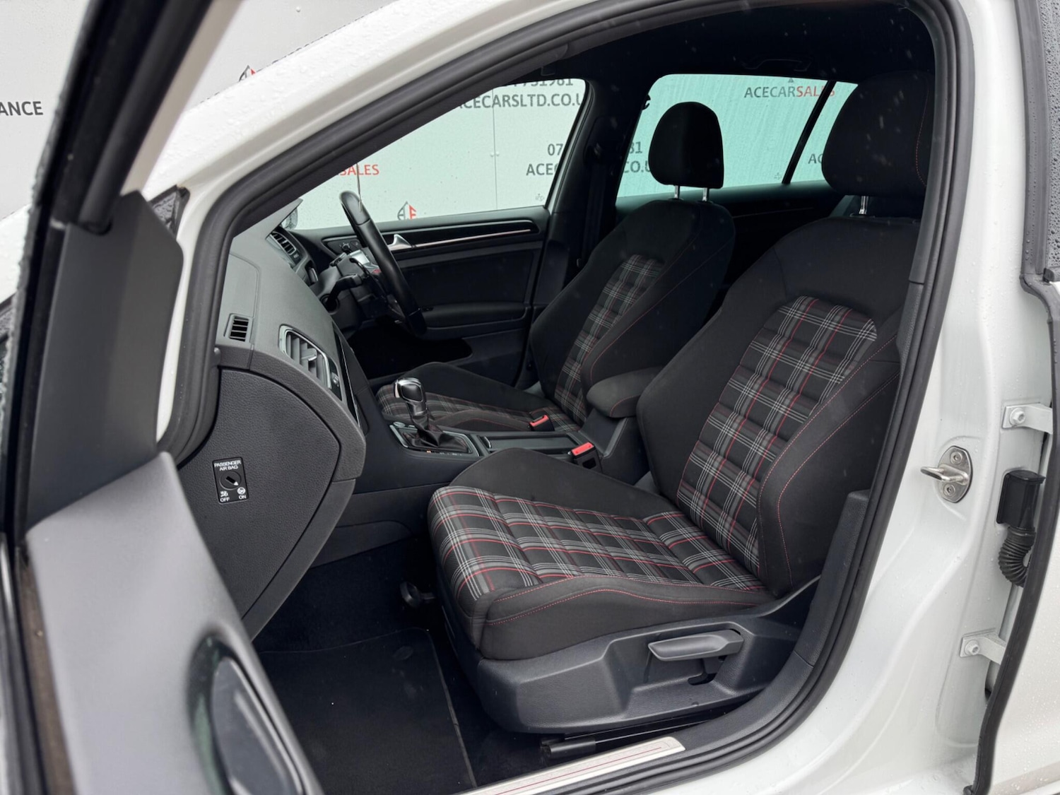 Used Volkswagen Golf 2017 for sale - 76000902: Photo 19