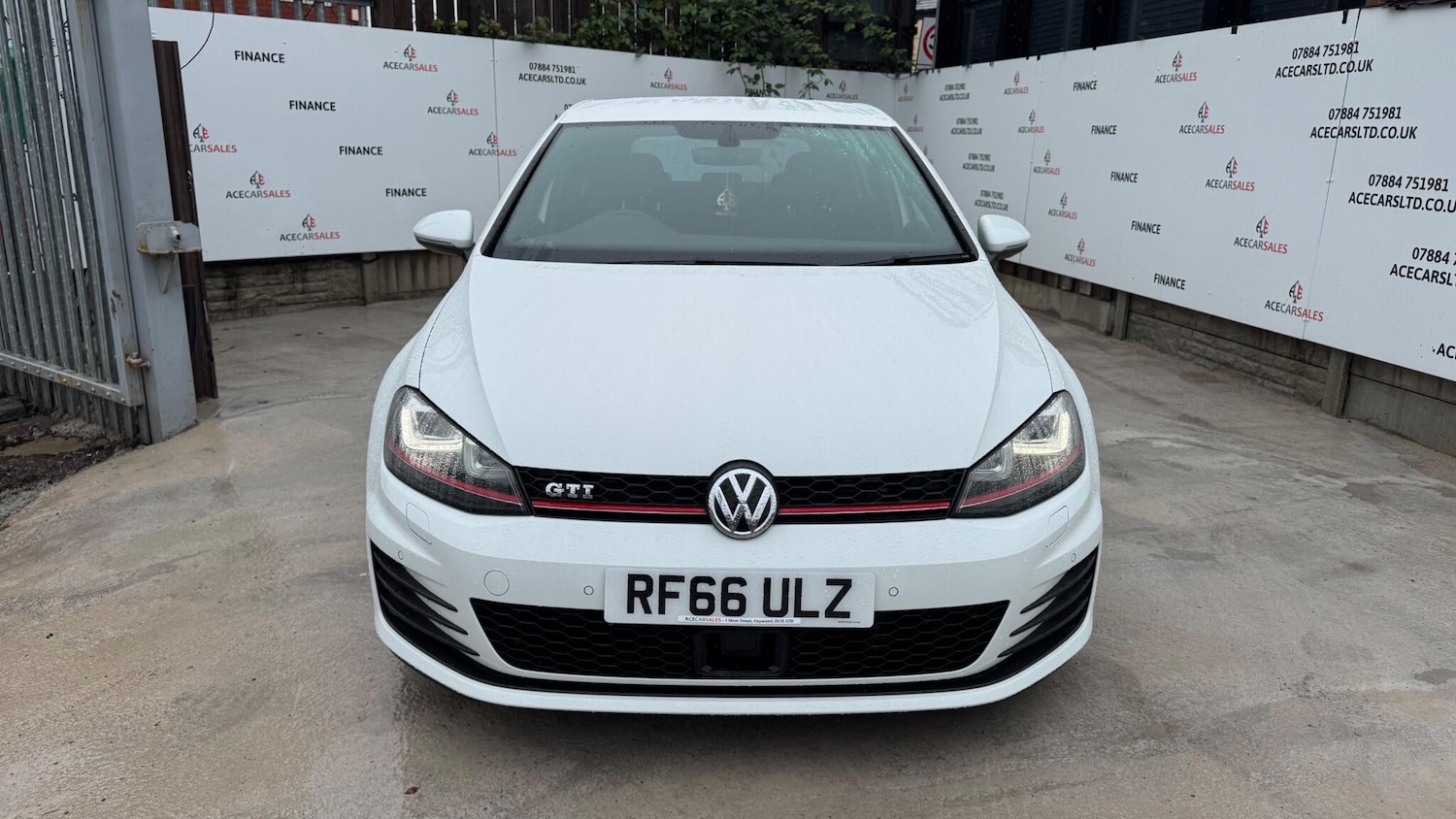 Used Volkswagen Golf 2017 for sale - 76000902: Photo 3