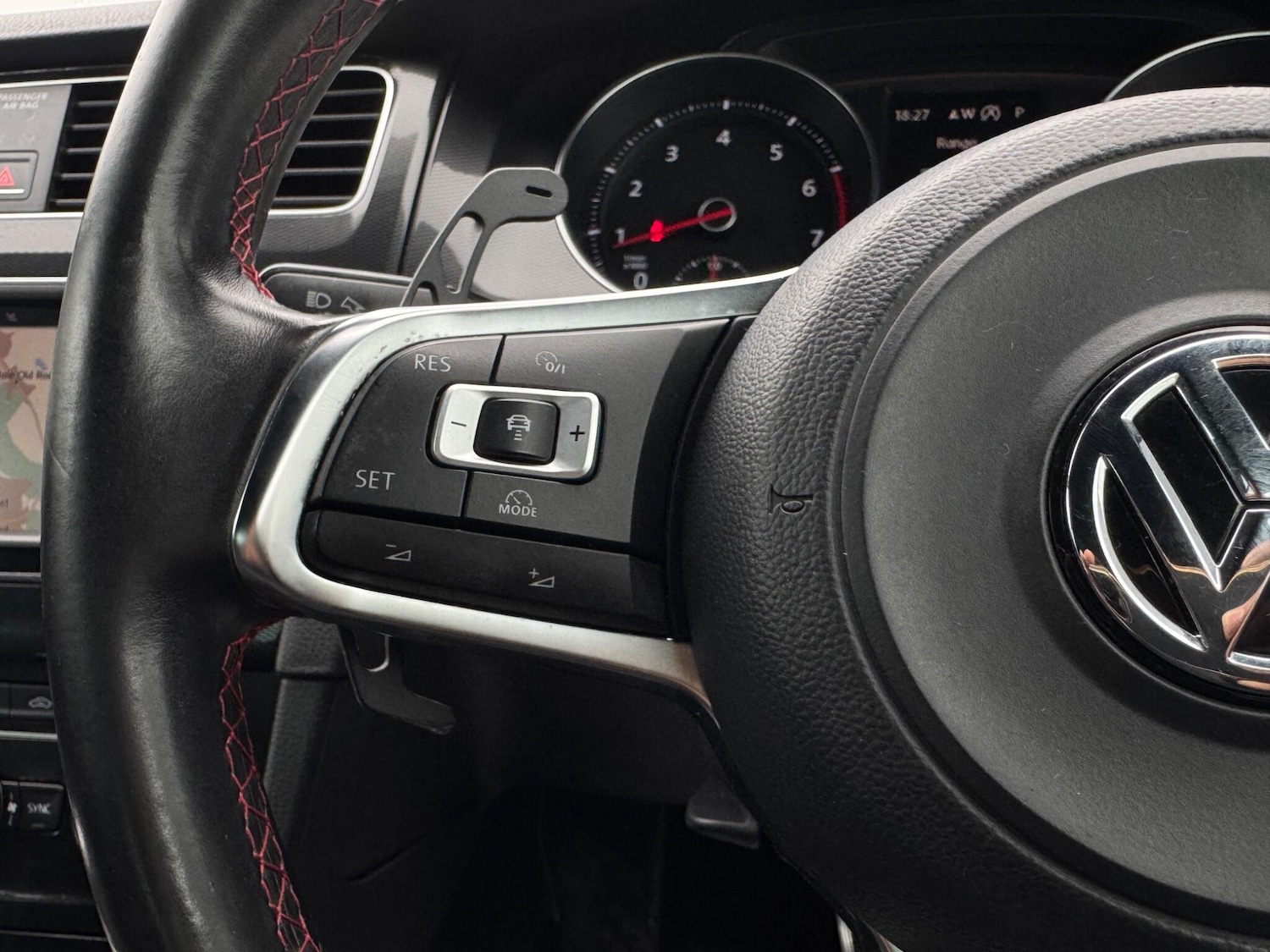 Used Volkswagen Golf 2017 for sale - 76000902: Photo 33