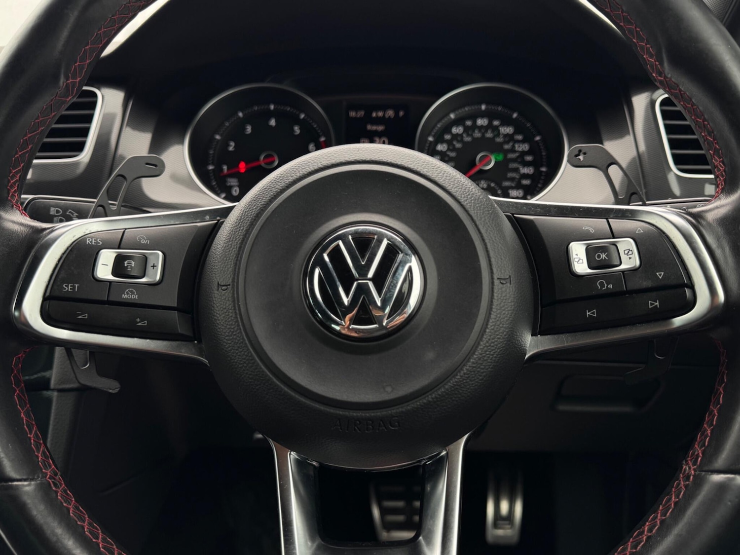 Used Volkswagen Golf 2017 for sale - 76000902: Photo 34