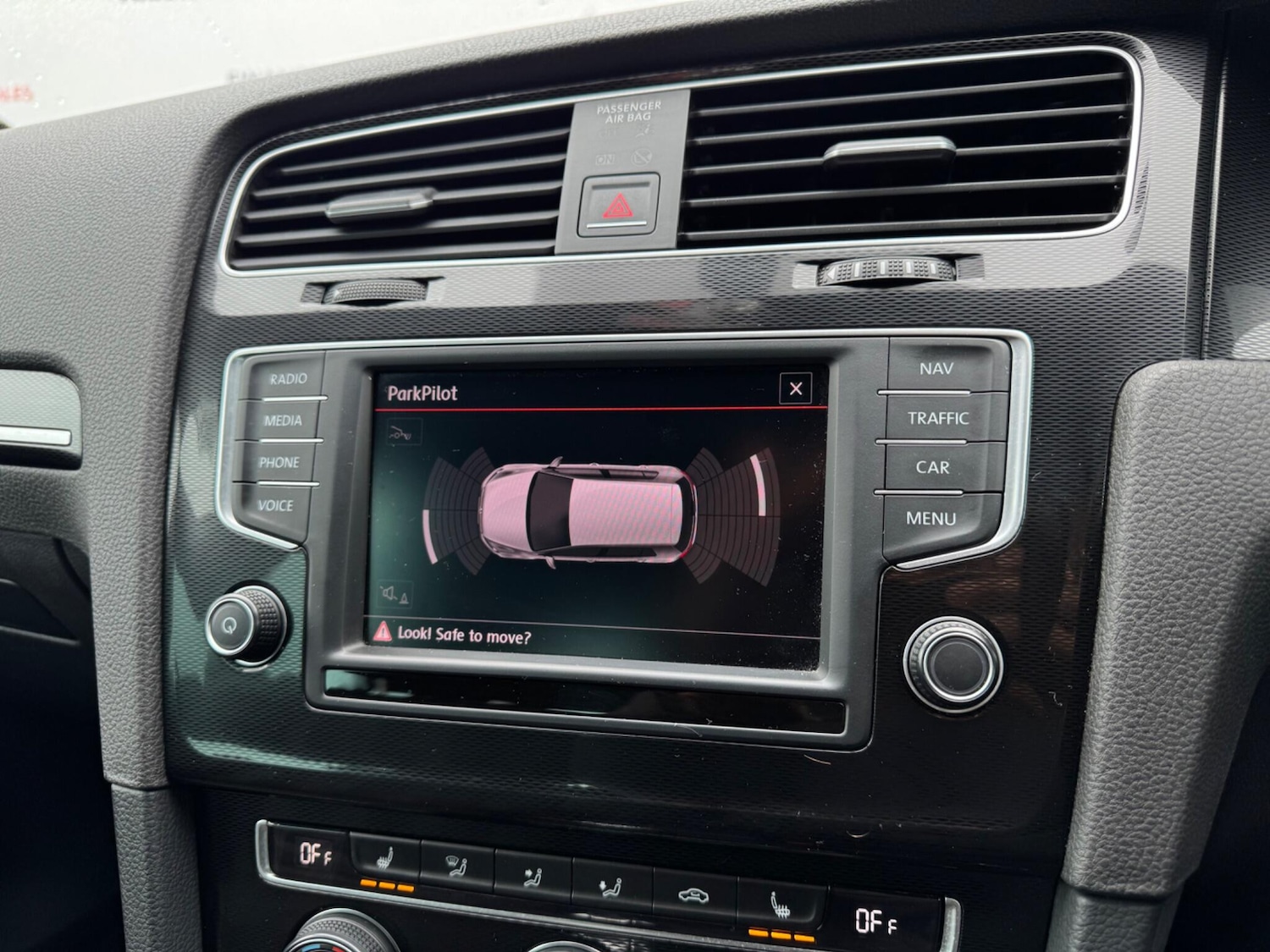 Used Volkswagen Golf 2017 for sale - 76000902: Photo 41