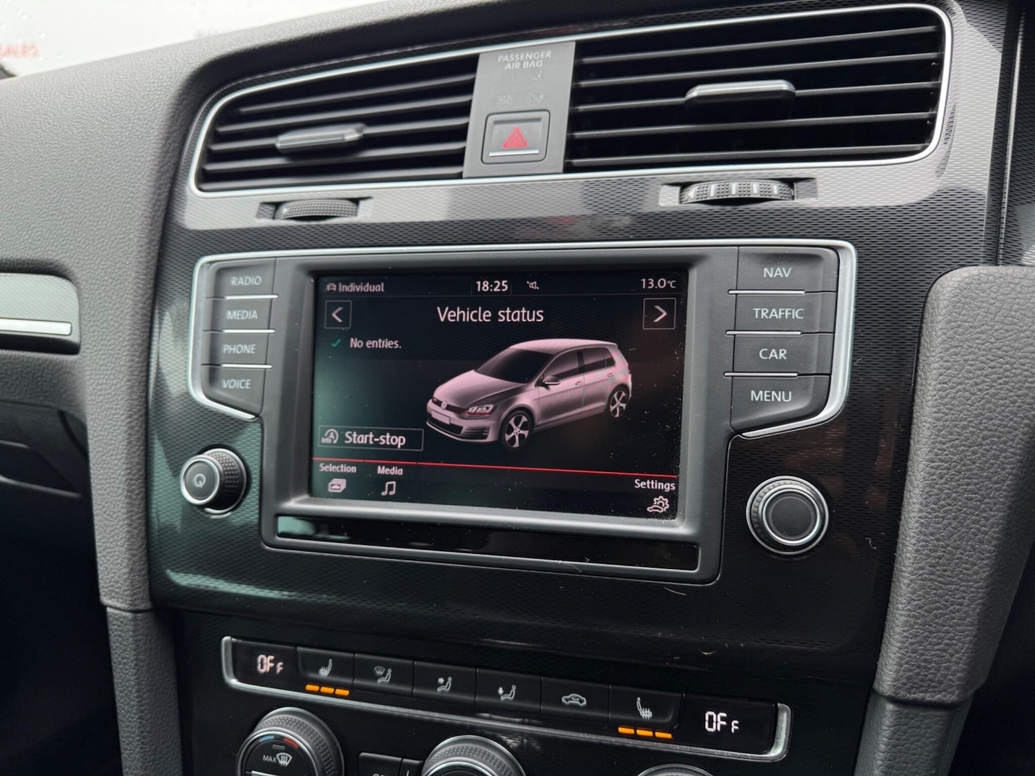 Used Volkswagen Golf 2017 for sale - 76000902: Photo 43