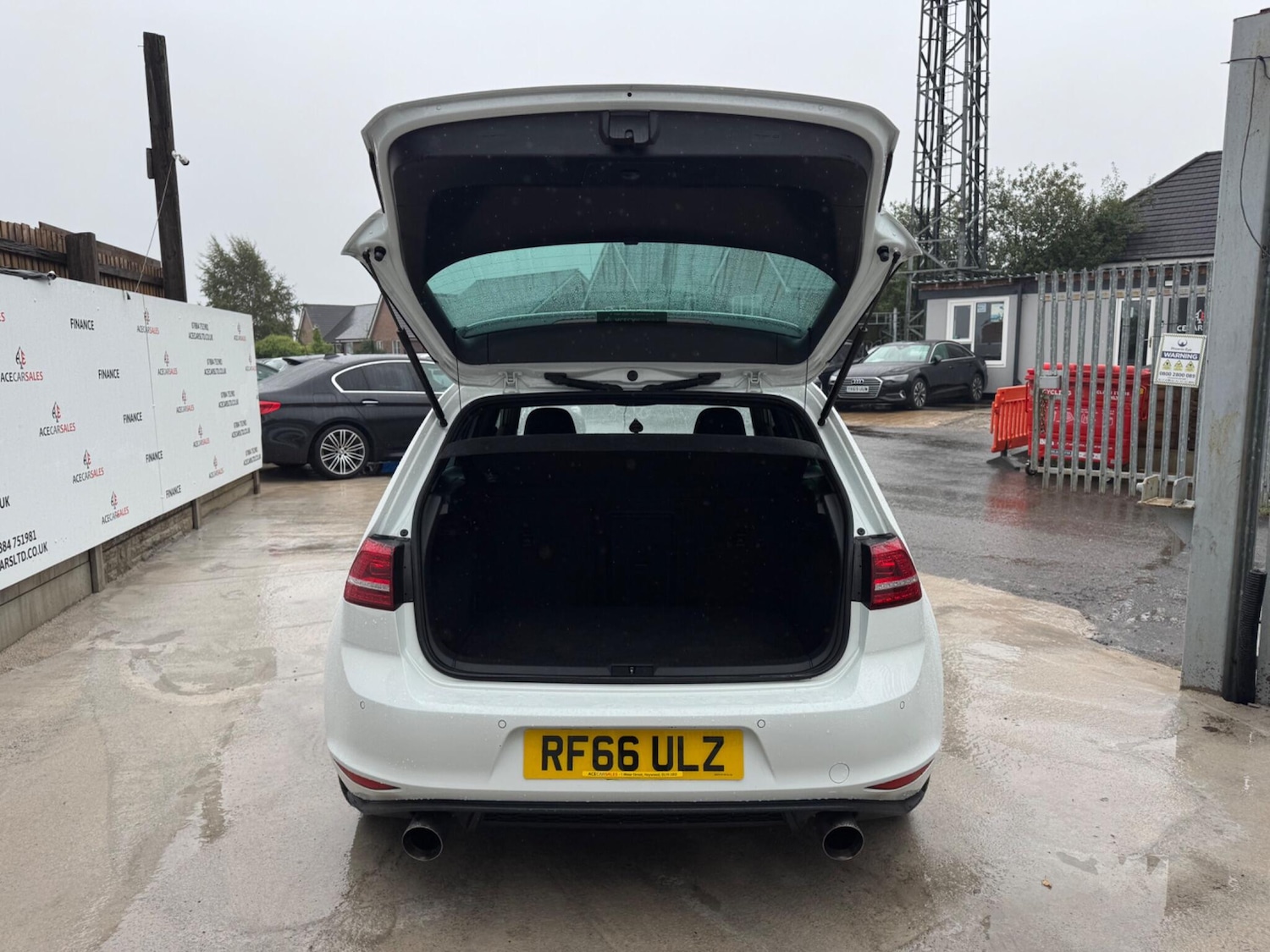 Used Volkswagen Golf 2017 for sale - 76000902: Photo 83