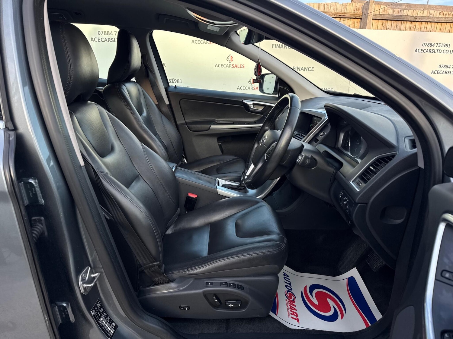 Used Volvo XC60 2017 for sale - 76666623: Photo 11