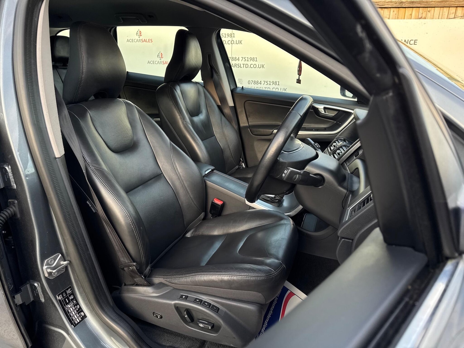 Used Volvo XC60 2017 for sale - 76666623: Photo 12