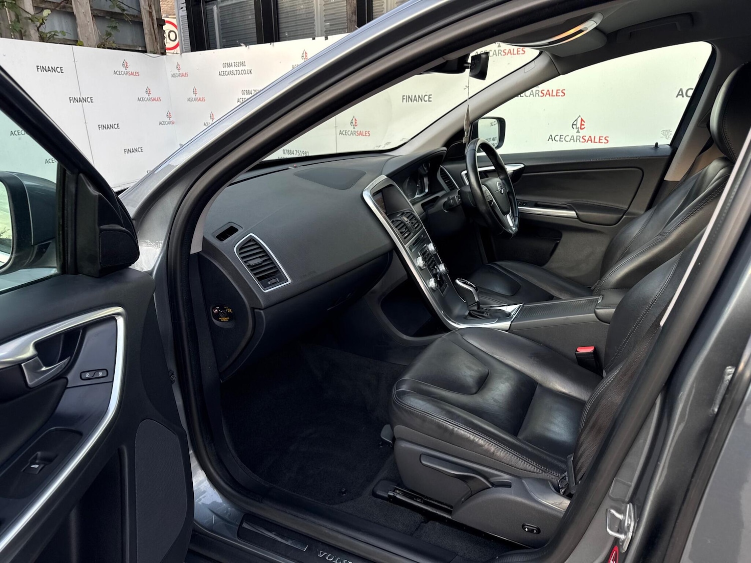 Used Volvo XC60 2017 for sale - 76666623: Photo 17