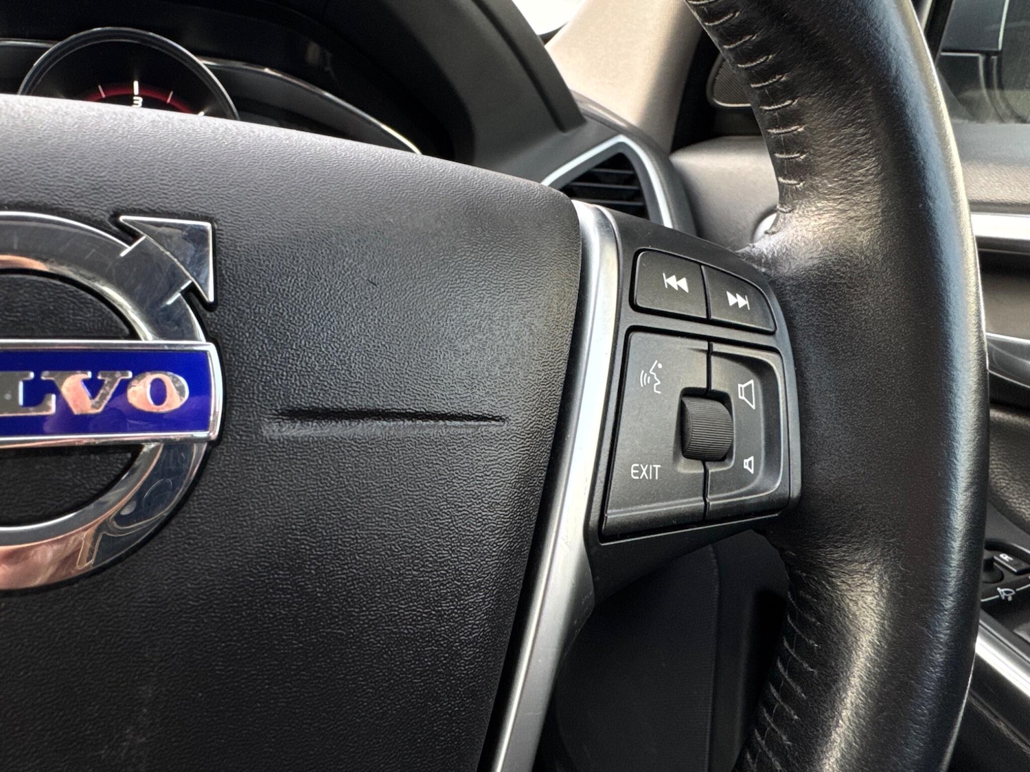 Used Volvo XC60 2017 for sale - 76666623: Photo 31