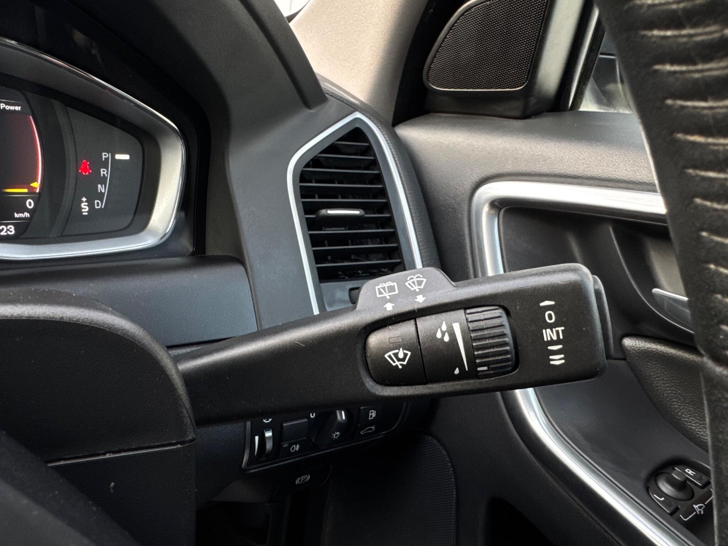 Used Volvo XC60 2017 for sale - 76666623: Photo 32