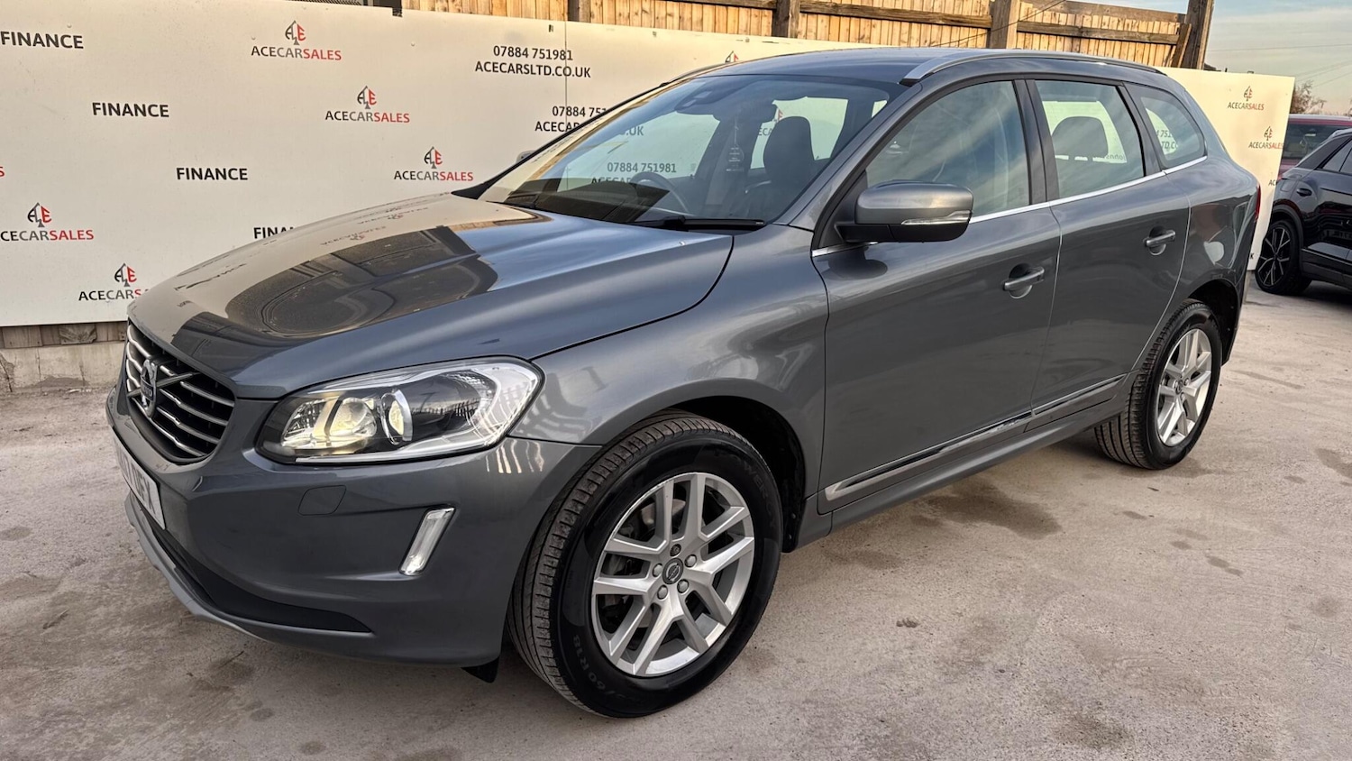 Used Volvo XC60 2017 for sale - 76666623: Photo 4