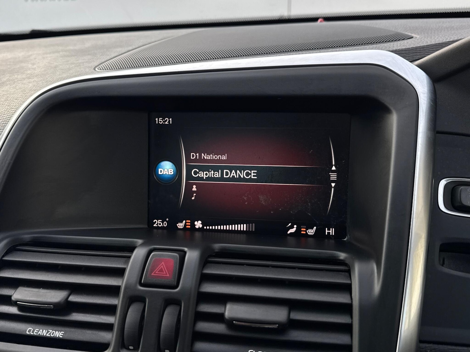 Used Volvo XC60 2017 for sale - 76666623: Photo 45