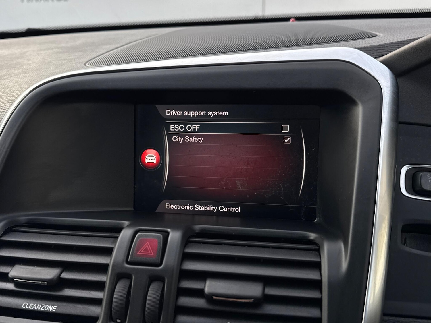 Used Volvo XC60 2017 for sale - 76666623: Photo 46