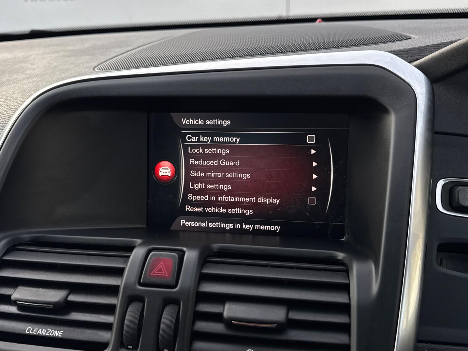 Used Volvo XC60 2017 for sale - 76666623: Photo 47